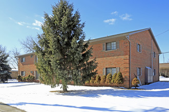 Hughes Apartments in St. Clair Shores, MI - Building Photo - Building Photo