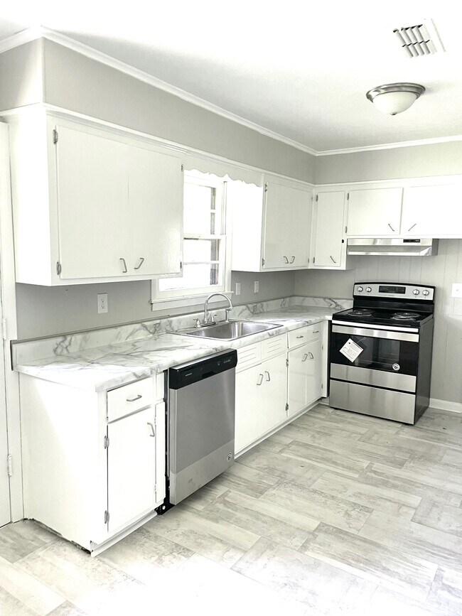 86 Elmore St Rentals in Columbus, MS