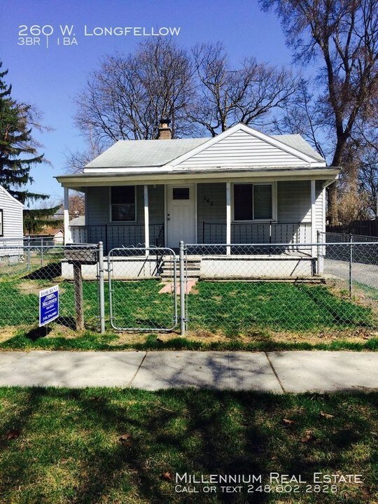 260 W Longfellow Ave in Pontiac, MI - Foto de edificio