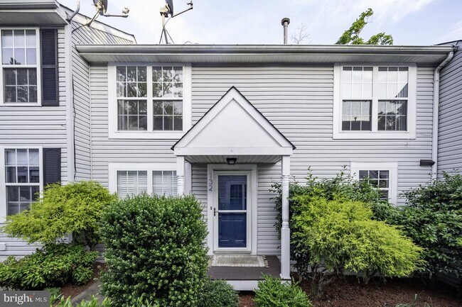 132 E Glebe Rd in Alexandria, VA - Building Photo - Building Photo