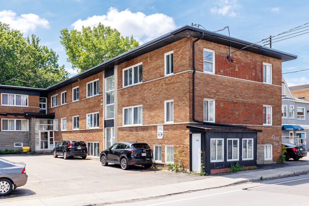 3582 Lévesque Boul O in Laval, QC - Building Photo