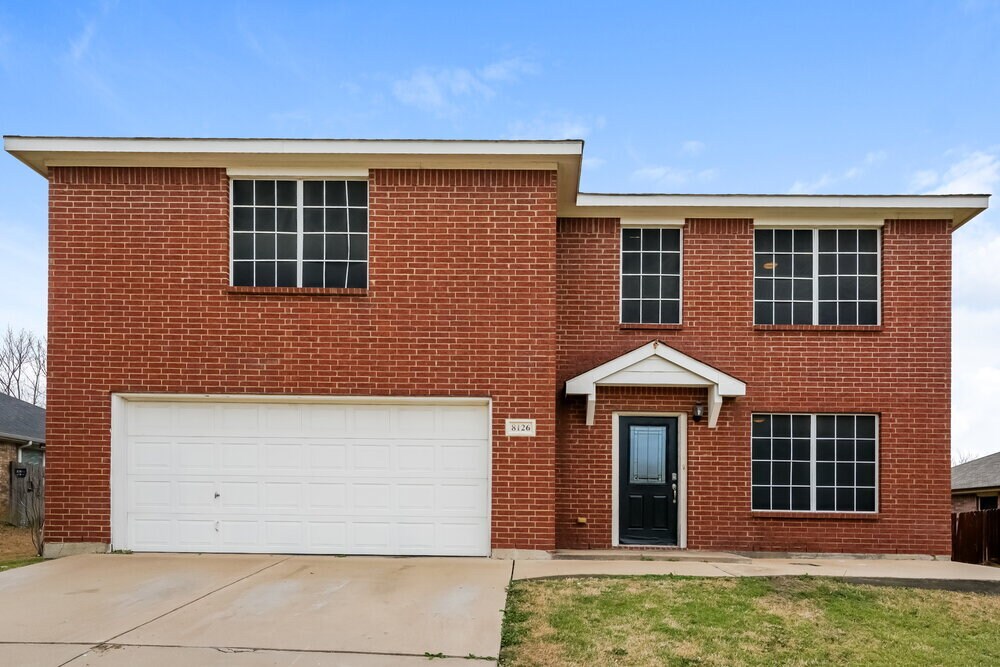 8126 Mossberg Dr in Arlington, TX - Building Photo