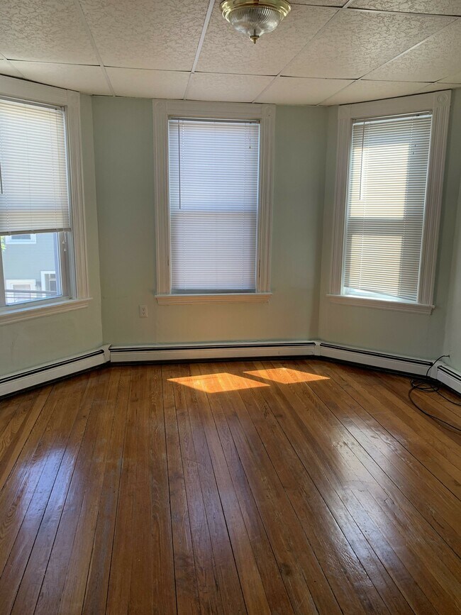 28 Plymouth St, Unit 2