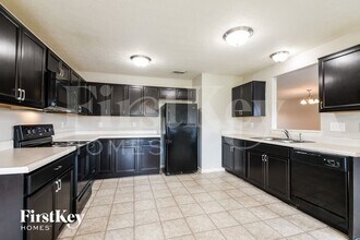 6236 Emerald Lake Ct in Indianapolis, IN - Building Photo - Building Photo