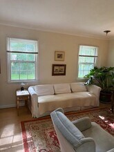104 Horseshoe Rd in Mill Neck, NY - Building Photo - Building Photo