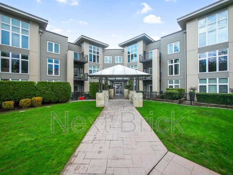 150 102nd Ave SE in Bellevue, WA - Building Photo
