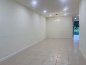 4002 Allerdale Pl in Coconut Creek, FL - Building Photo - Building Photo