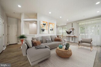 701 Dresher Woods Dr in Dresher, PA - Foto de edificio - Building Photo