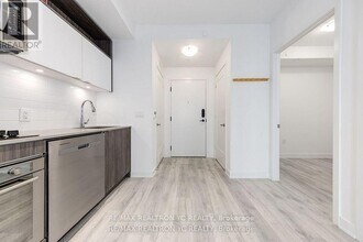 121-121 Lower Sherbourne St in Toronto, ON - Building Photo - Building Photo
