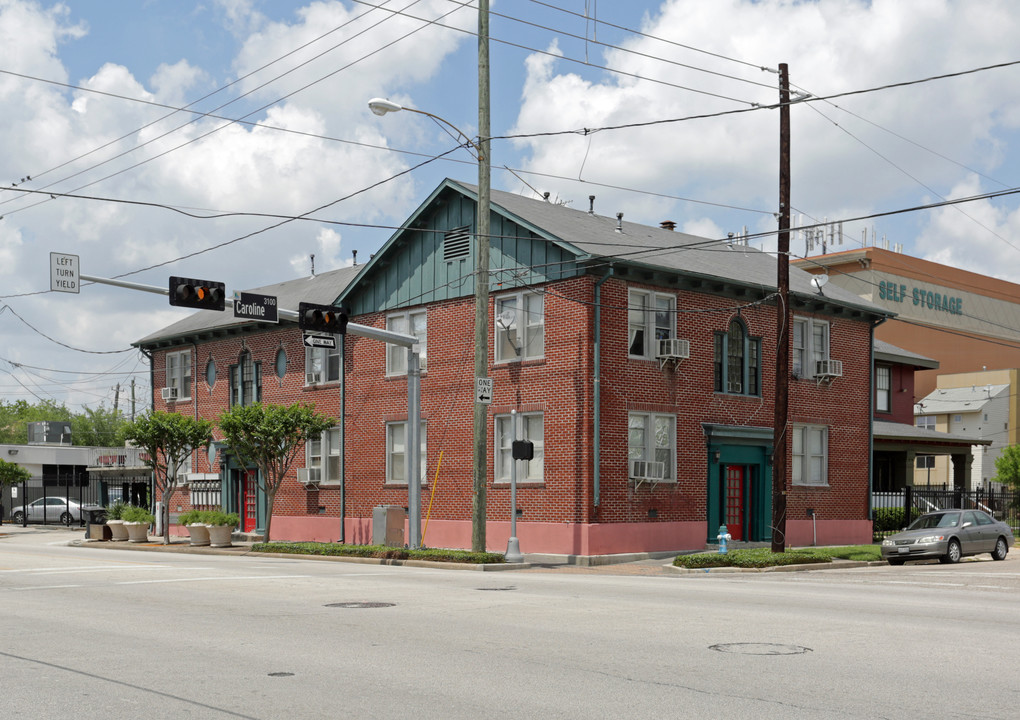 3120 Caroline St in Houston, TX - Foto de edificio