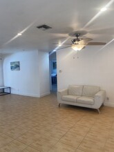 1973 Windward Dr in Pompano Beach, FL - Foto de edificio - Building Photo