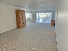 13511 Stratford Pl Cir in Ft. Myers, FL - Building Photo - Building Photo