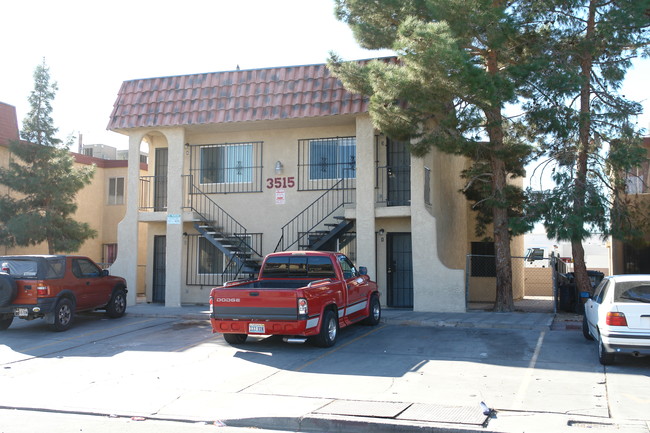 3515 Thomas Ave in North Las Vegas, NV - Building Photo - Building Photo