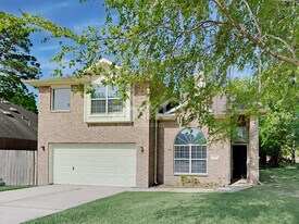 3413 Stratford Dr in Montgomery, TX - Building Photo