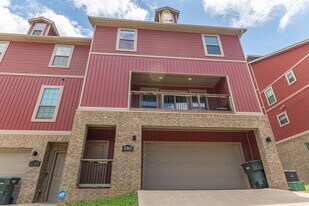 2805 W Lakewood Dr in Fayetteville, AR - Building Photo