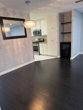 534 E Hazel St, Unit 4 in Inglewood, CA - Foto de edificio - Building Photo