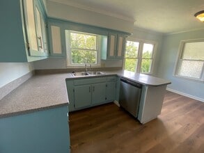 502 Greenbriar Dr in West Jefferson, NC - Building Photo - Building Photo