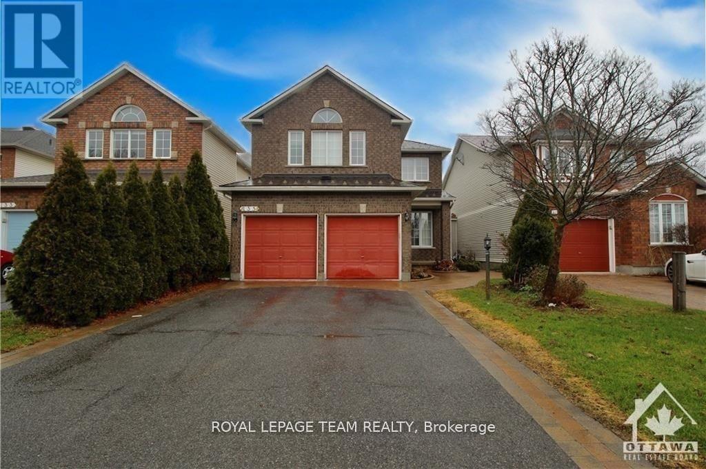 135 Stoneway Dr in Ottawa, ON - Building Photo