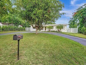 260 NW 36th St in Boca Raton, FL - Building Photo - Building Photo