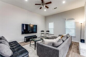 12333 Ferris Creek Ln in Dallas, TX - Building Photo - Building Photo