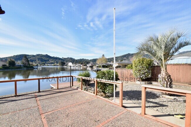 18 Chickasaw Ct in Corte Madera, CA - Building Photo - Building Photo
