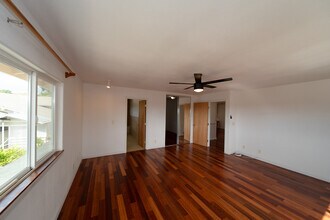 99-060 Nalopaka Pl in Aiea, HI - Building Photo - Building Photo