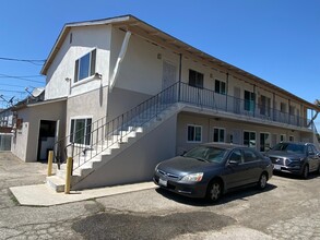 702 W Redondo Beach Blvd in Gardena, CA - Building Photo - Building Photo