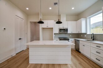 2305 Maury St in Houston, TX - Building Photo - Building Photo