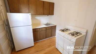 725 W Barry Ave in Chicago, IL - Building Photo - Building Photo