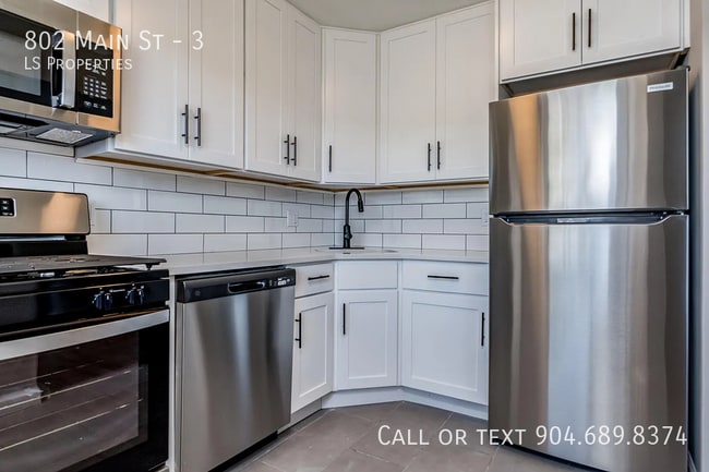 802 Main St-Unit -3 in Duryea, PA - Foto de edificio - Building Photo