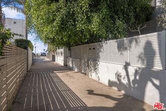21 1/2 Wavecrest Ave in Los Angeles, CA - Building Photo - Building Photo