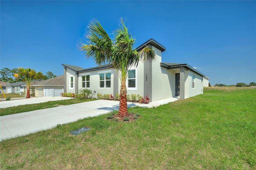 703 FRASER Ct in Poinciana, FL - Building Photo