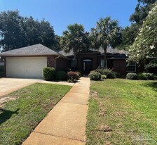 1959 Melissa Oaks Dr in Gulf Breeze, FL - Building Photo