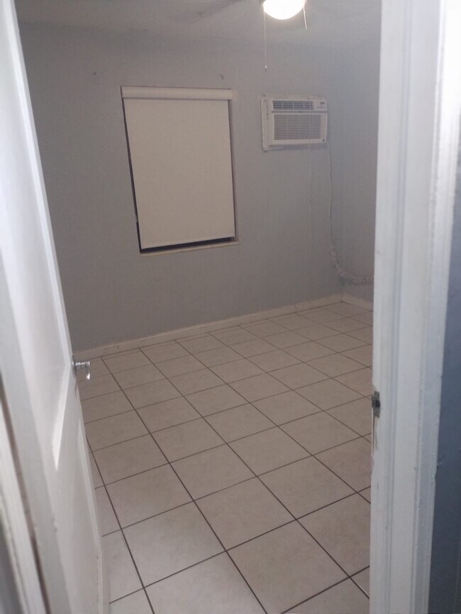 165 NW 125th St in North Miami, FL - Building Photo - Building Photo