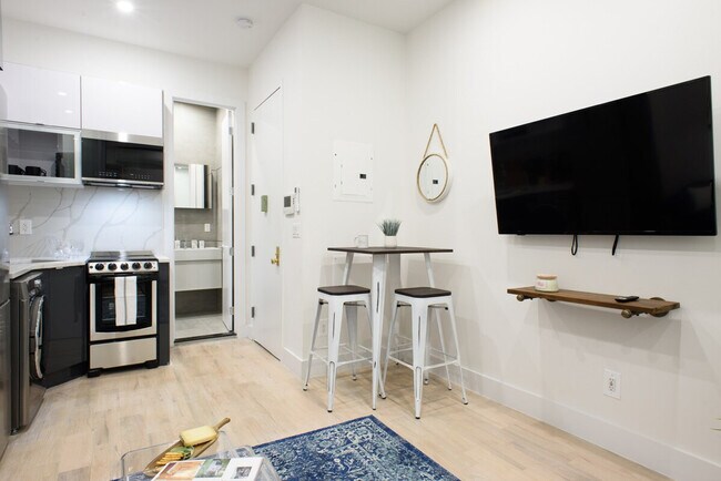 315 E 78th St in New York, NY - Building Photo - Building Photo