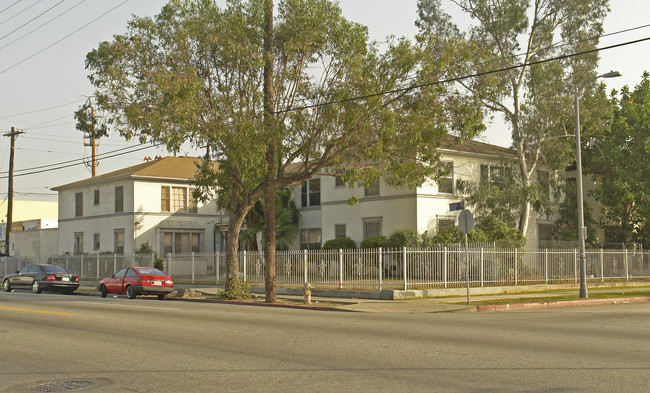 2366 Venice Blvd in Los Angeles, CA - Building Photo - Building Photo