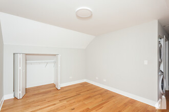 2437 N Ashland Ave, Unit CH in Chicago, IL - Building Photo - Building Photo