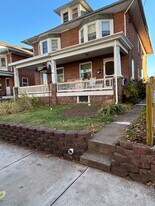 134 E Main St in Pottstown, PA - Building Photo