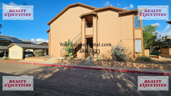 property at 1721 W Wood Bridge Ct