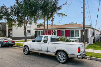 2515 Olive Ave in Long Beach, CA - Building Photo - Building Photo