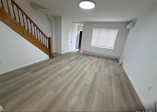 62-55 80th St in Queens, NY - Building Photo - Building Photo