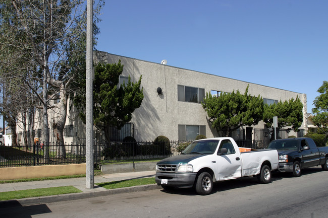 1135 Martin Luther King Jr Ave in Long Beach, CA - Building Photo - Building Photo