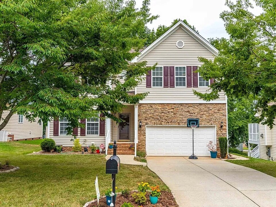 181 Mickleson Ridge Drive in Raleigh, NC - Foto de edificio