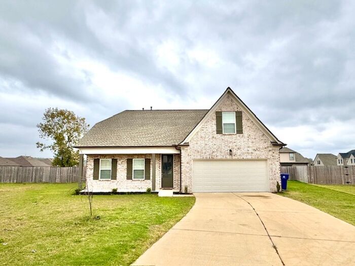 5434 Lakeside Cove in Walls, MS - Building Photo