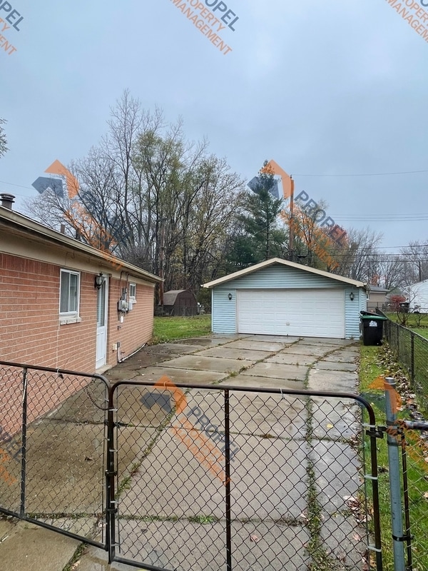27048 Jeanette St in Taylor, MI - Building Photo - Building Photo
