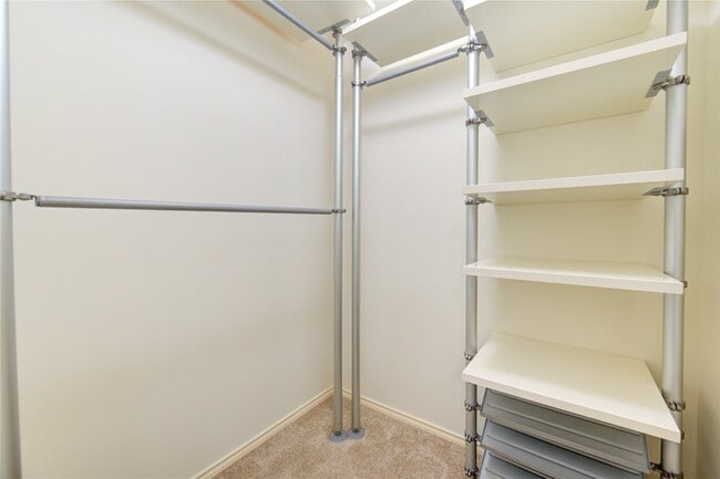 property at 830 W Heights Hollow Ln