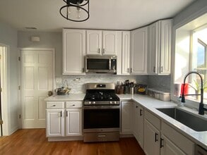 3719 N Newcastle Ave, Unit 2 in Chicago, IL - Building Photo - Building Photo