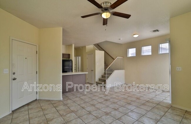 1330 S Red Rock St in Gilbert, AZ - Building Photo - Building Photo