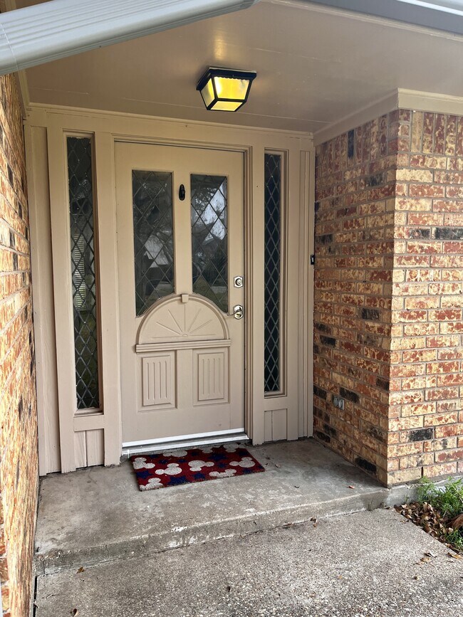 1010 Holt St in College Station, TX - Building Photo - Building Photo