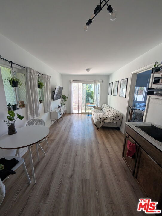 2330 Ashland Ave in Santa Monica, CA - Building Photo - Building Photo